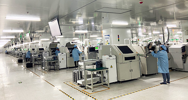 SMT整線(xiàn)設(shè)備車(chē)間